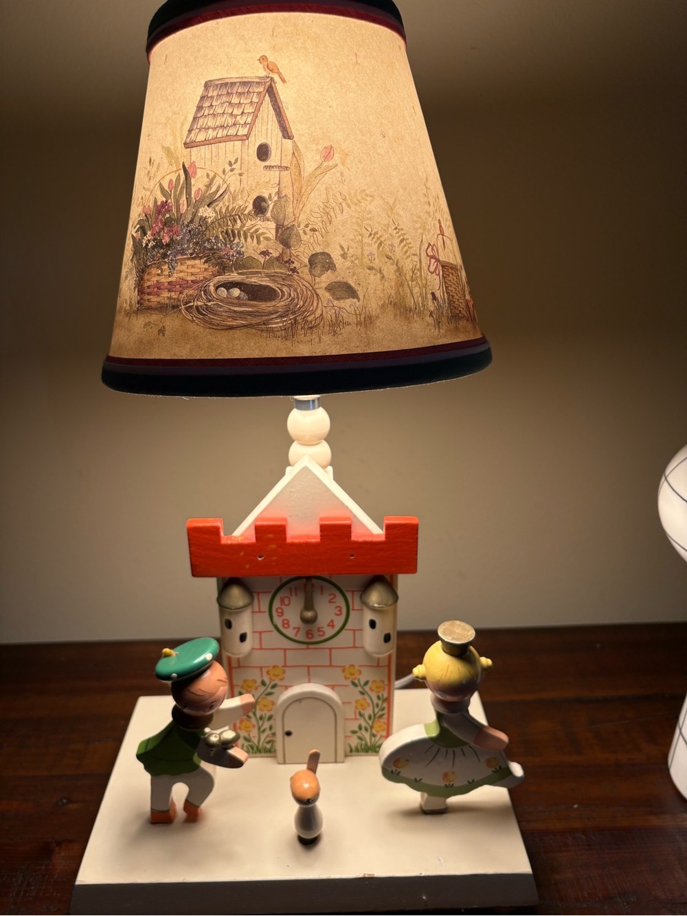 Vintage Irma Wooden Children’s Lamp Featuring Hand-Painted Figures - Picture 15 of 15